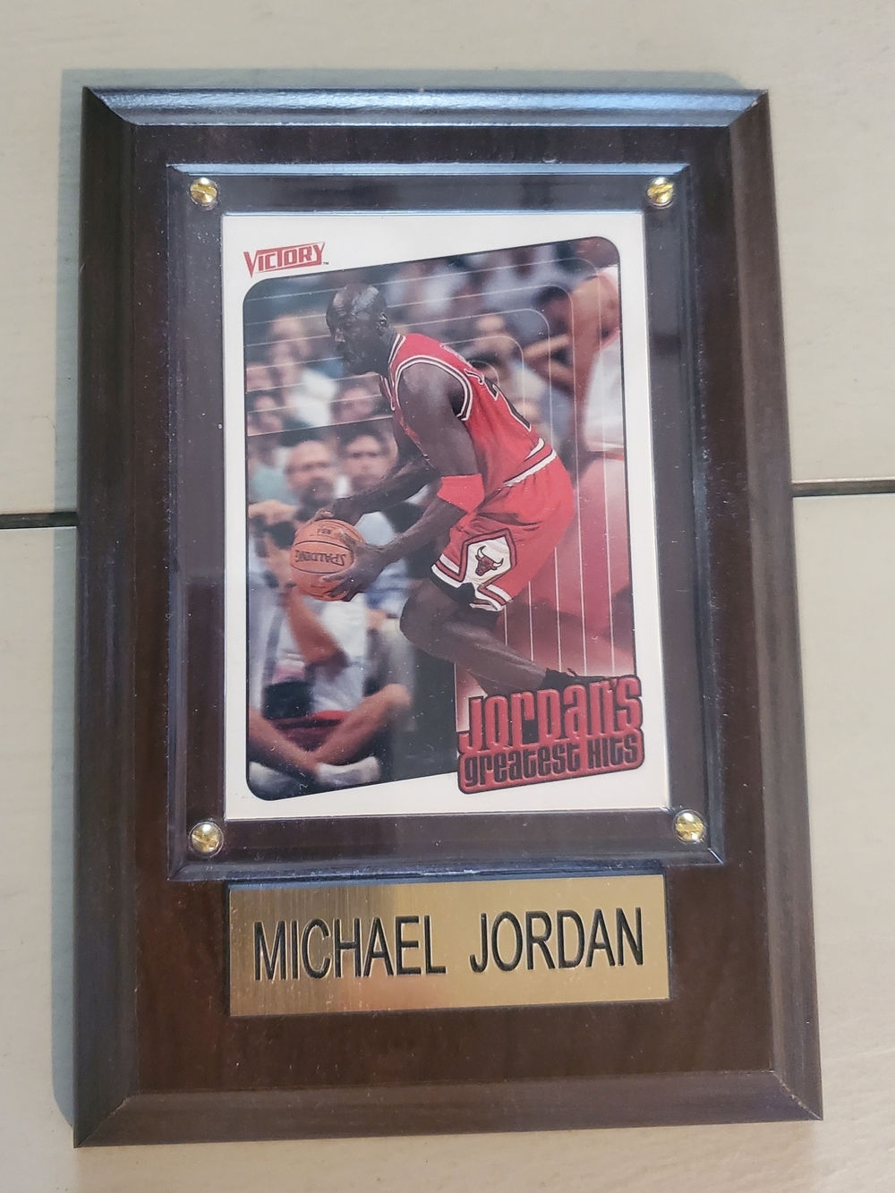 NBA - Michael Jordan - Chicago Bulls - Victory 1990 - Wood Base Sport Card Plaqu